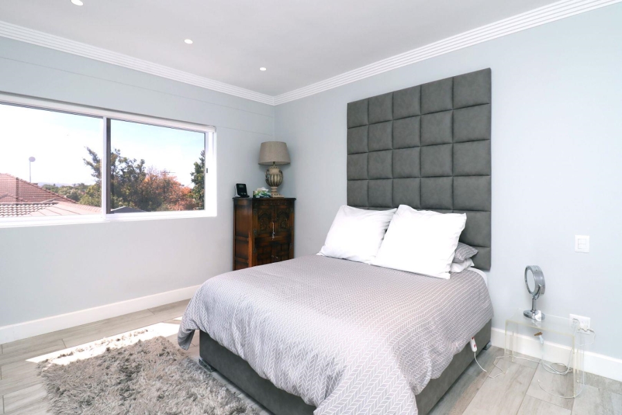 2 Bedroom Property for Sale in Oakdale Western Cape
